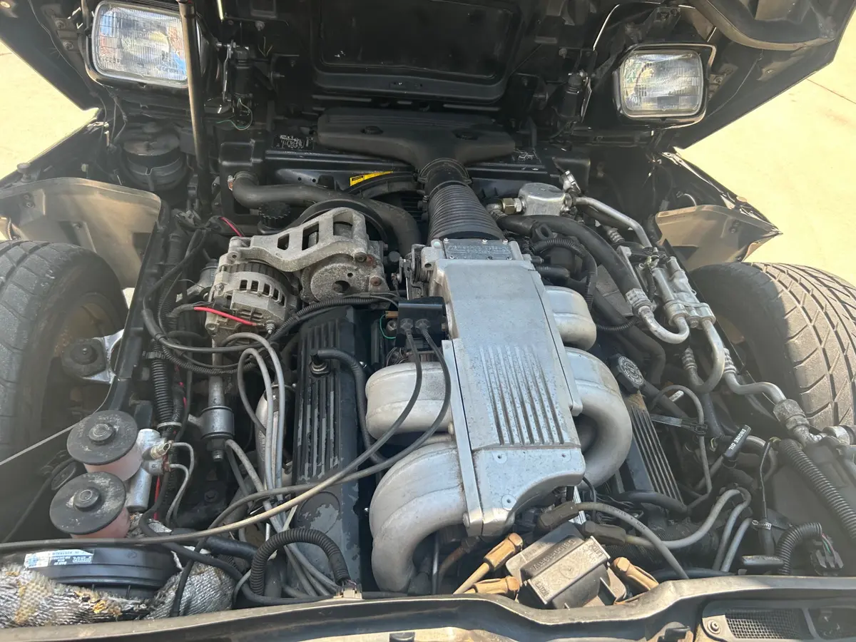 Vehicle photo 20