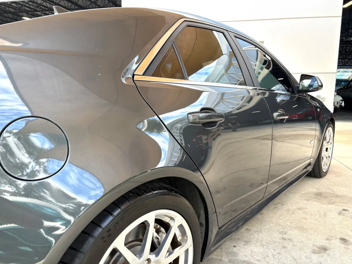 Vehicle photo 17