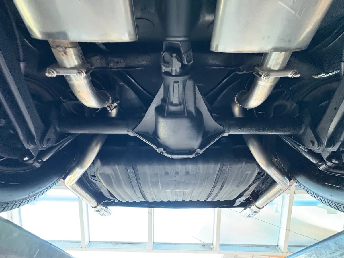 Vehicle photo 60