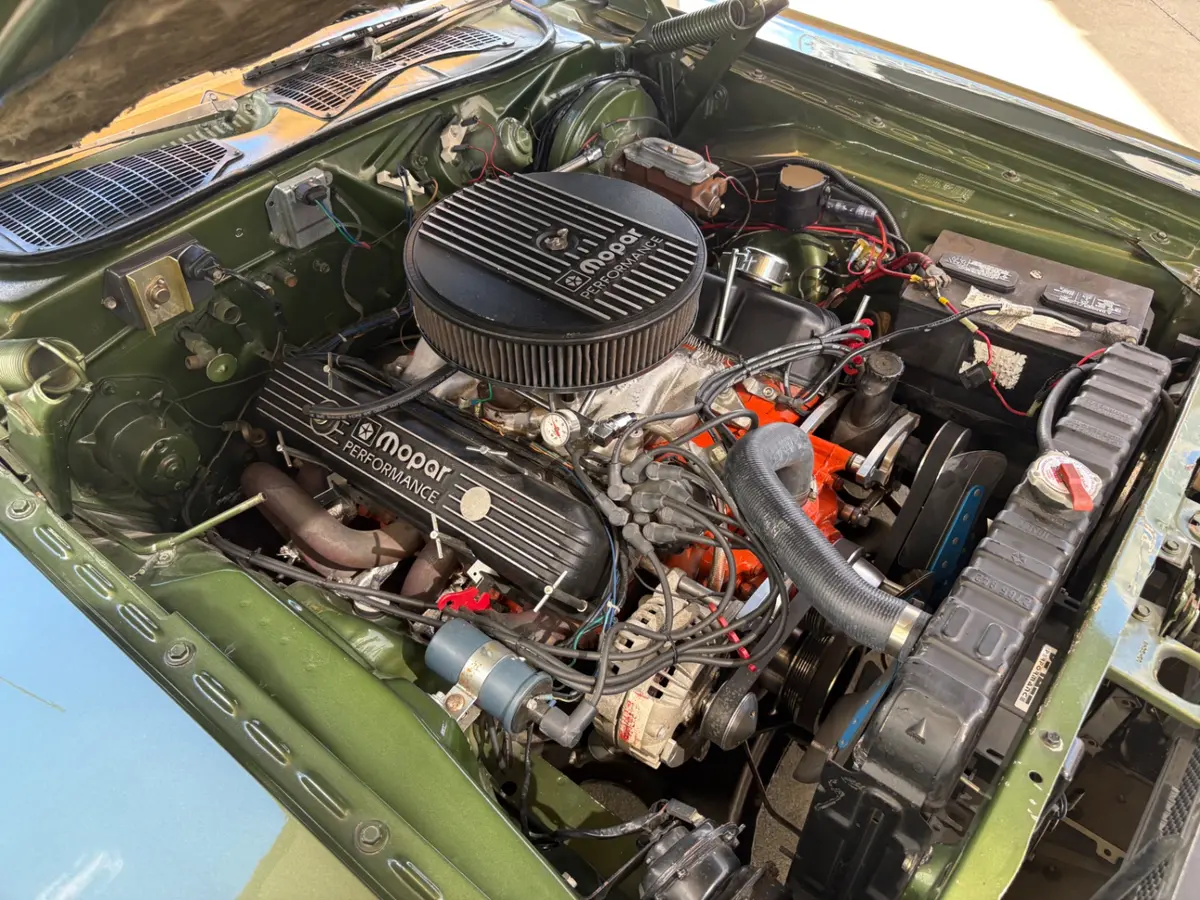 Vehicle photo 25