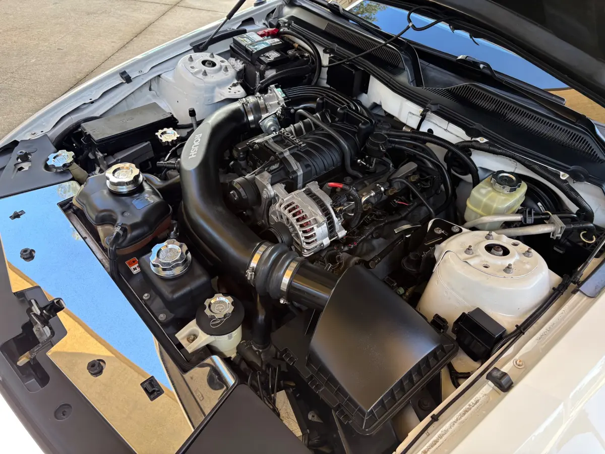 Vehicle photo 29