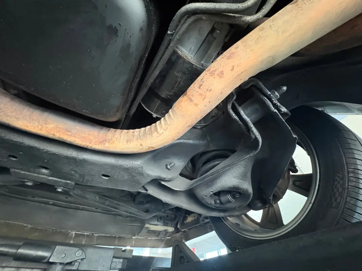 Vehicle photo 49