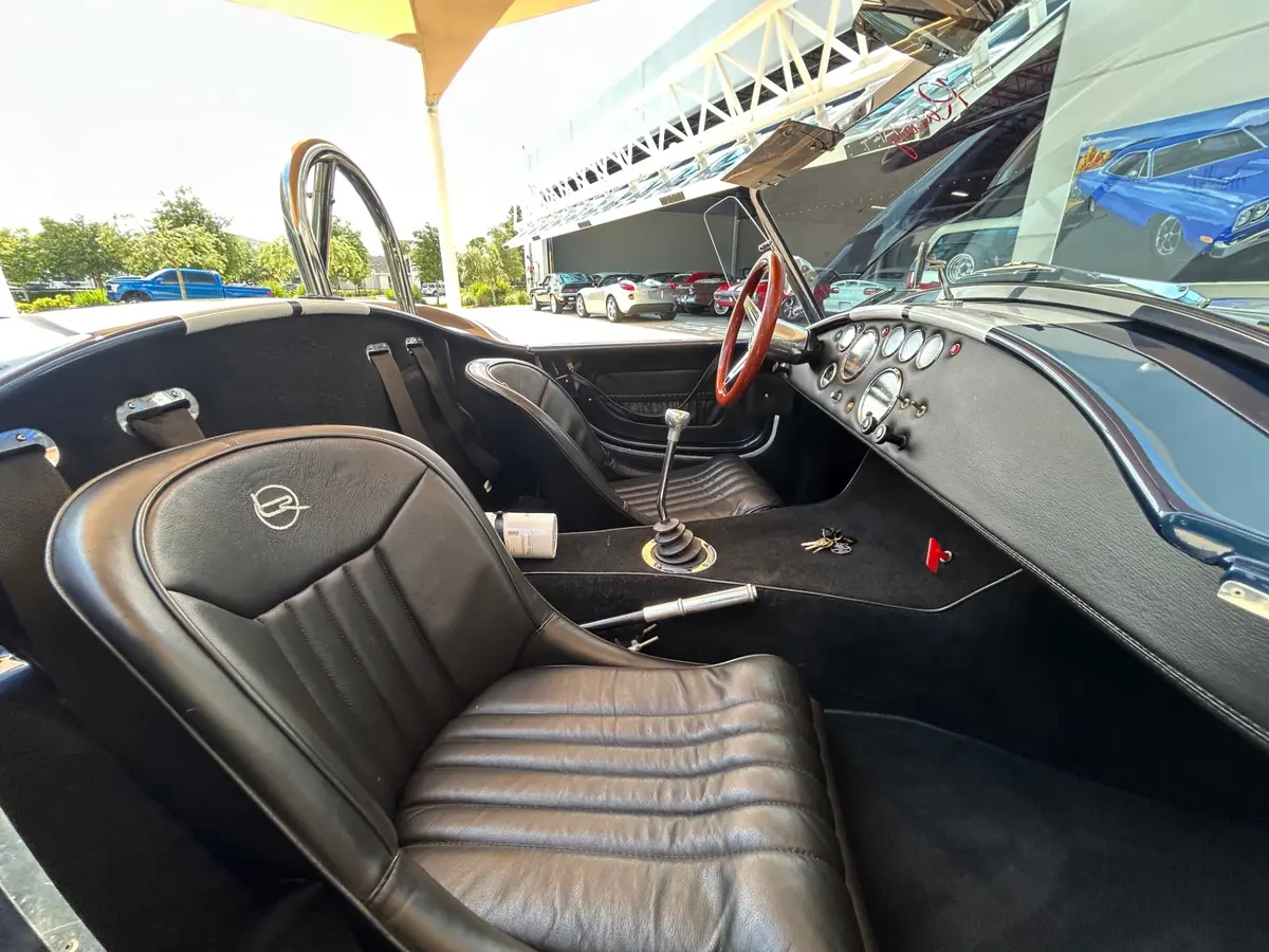 Vehicle photo 36