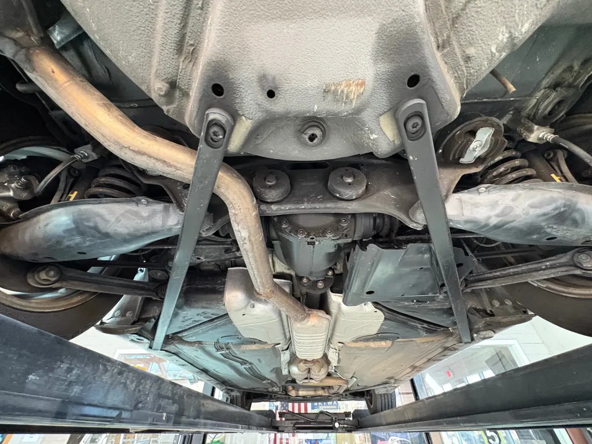 Vehicle photo 46