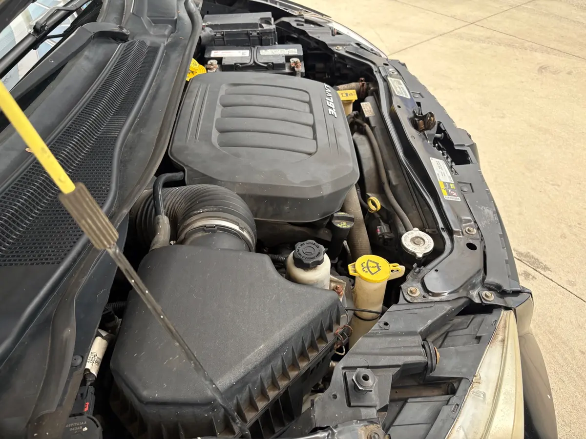 Vehicle photo 24