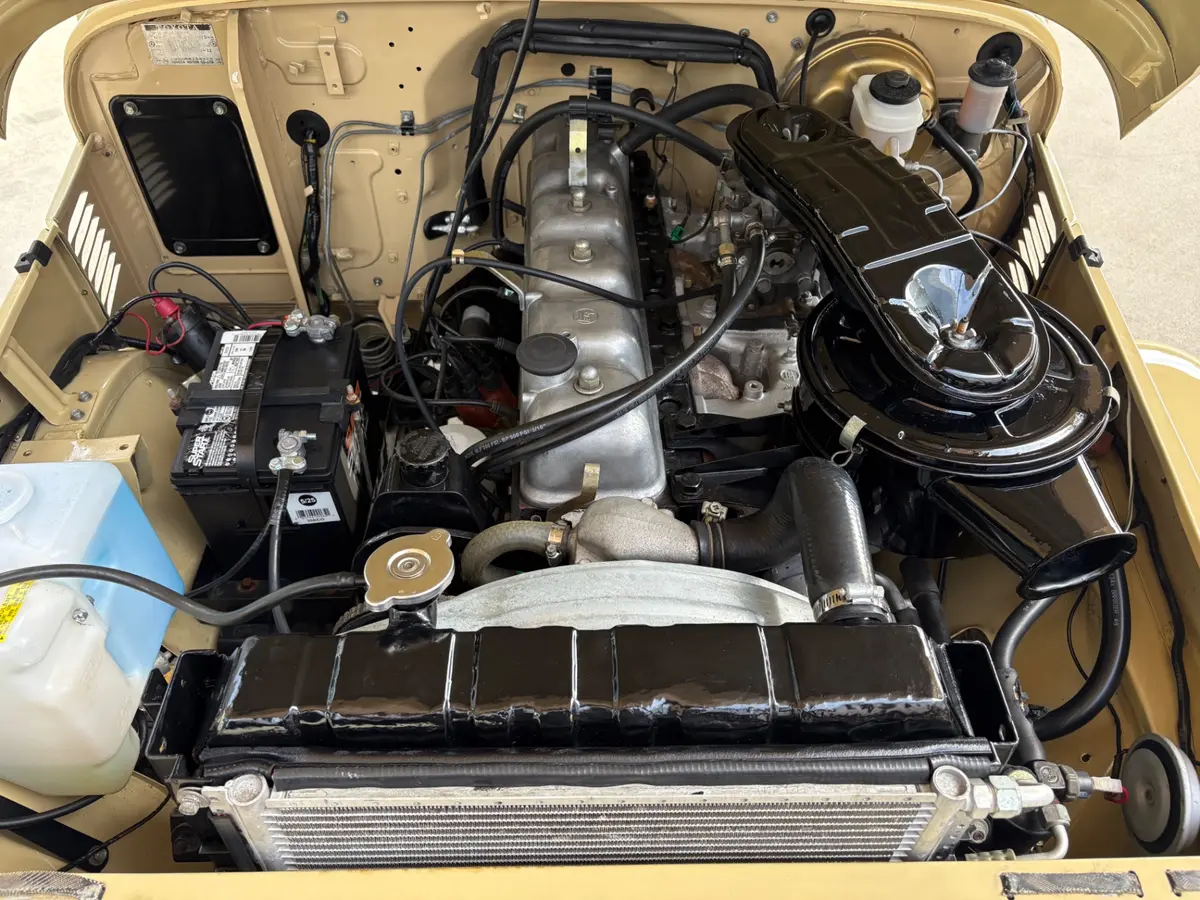Vehicle photo 27