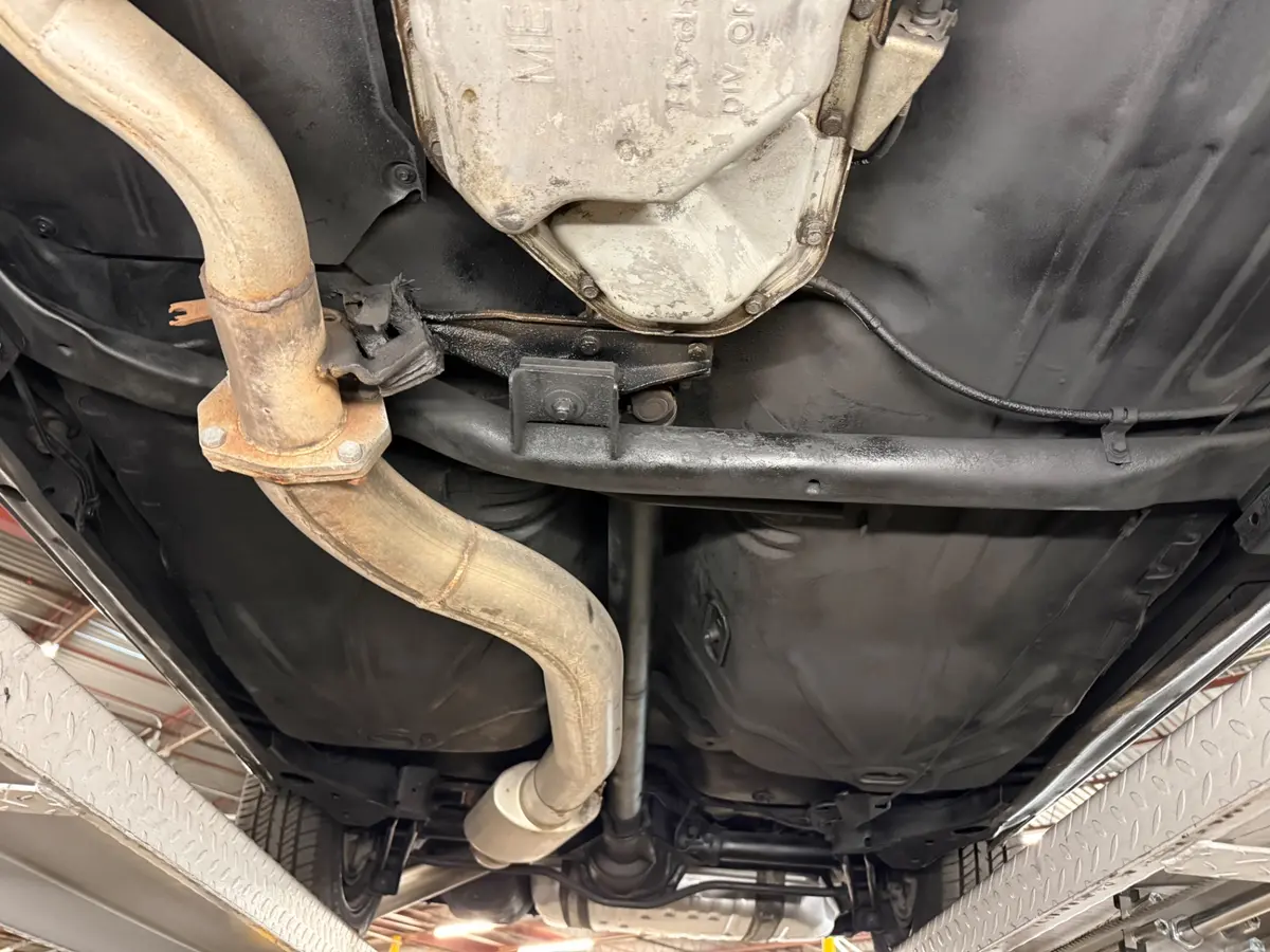 Vehicle photo 37