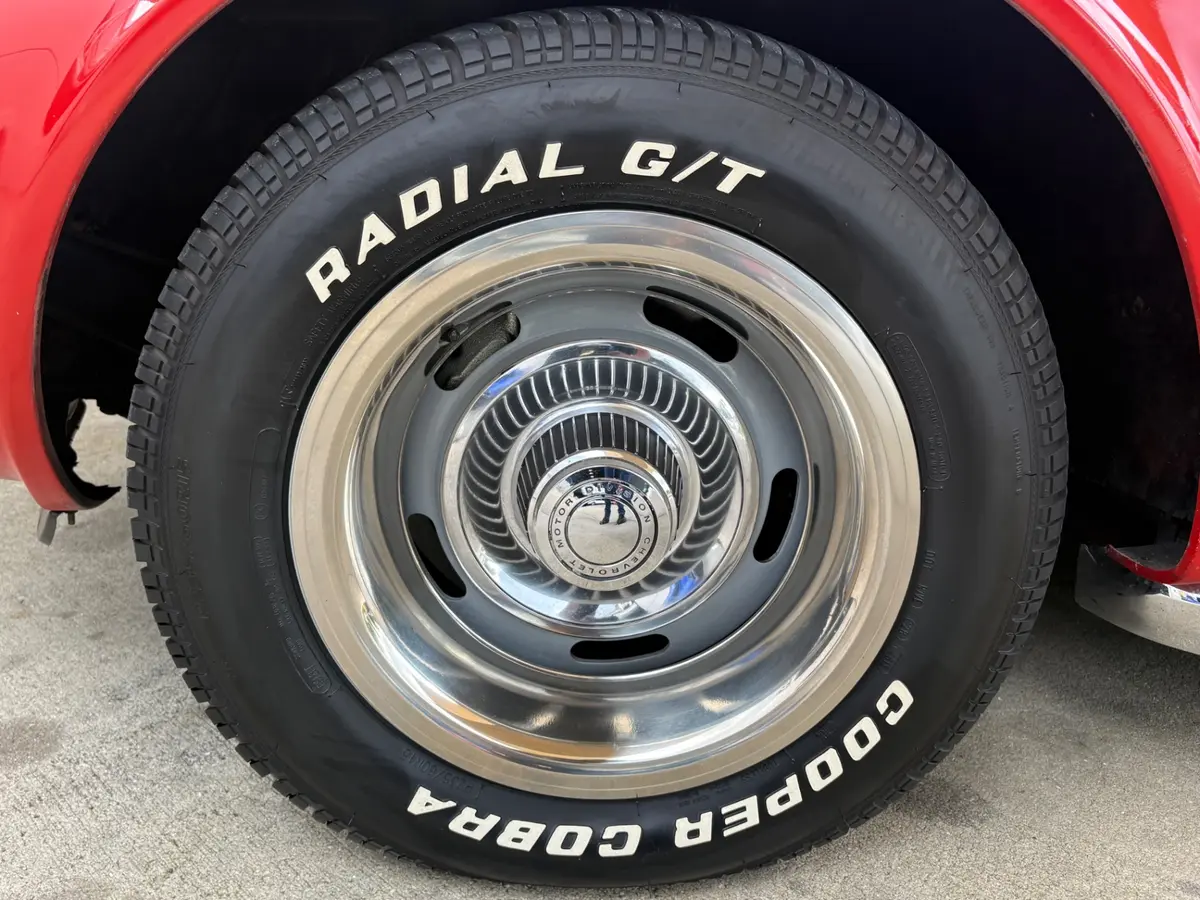 Vehicle photo 21