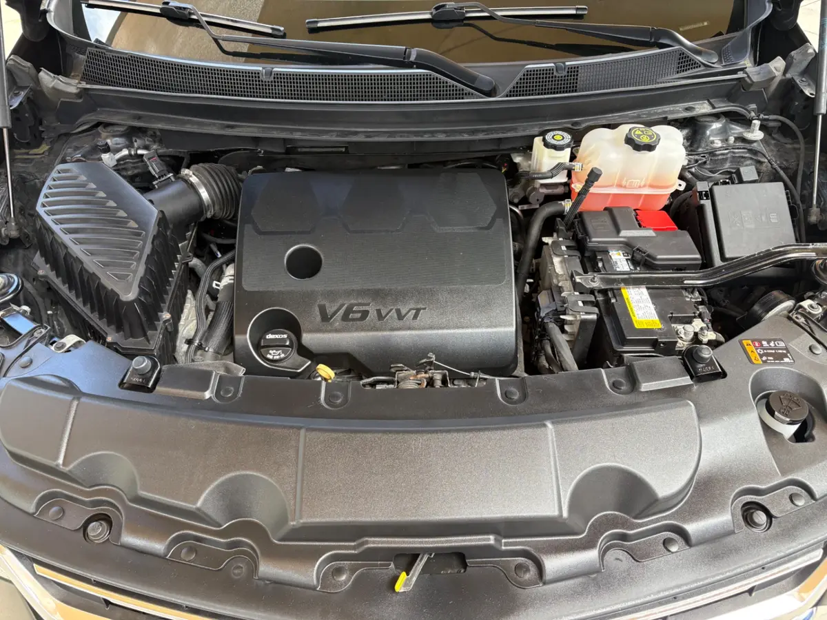 Vehicle photo 26