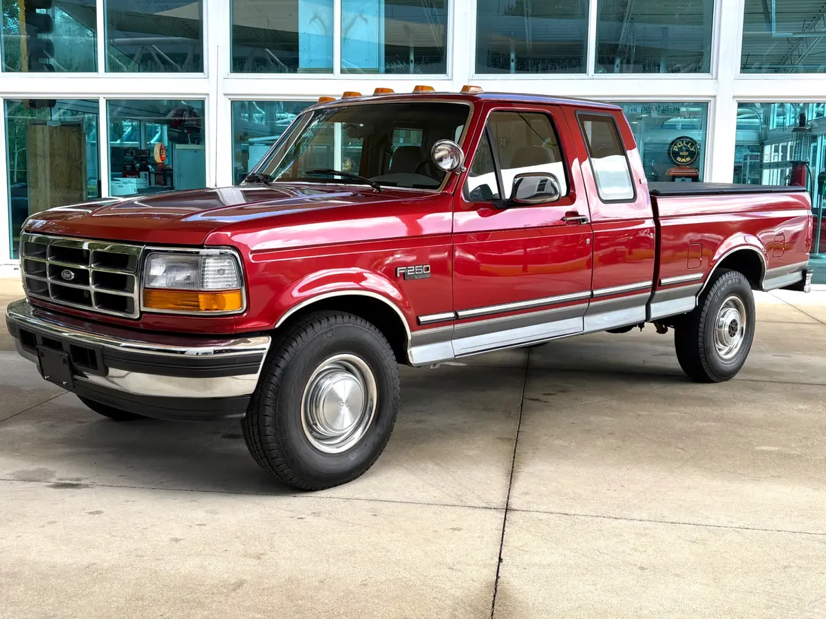 Vehicle photo 10