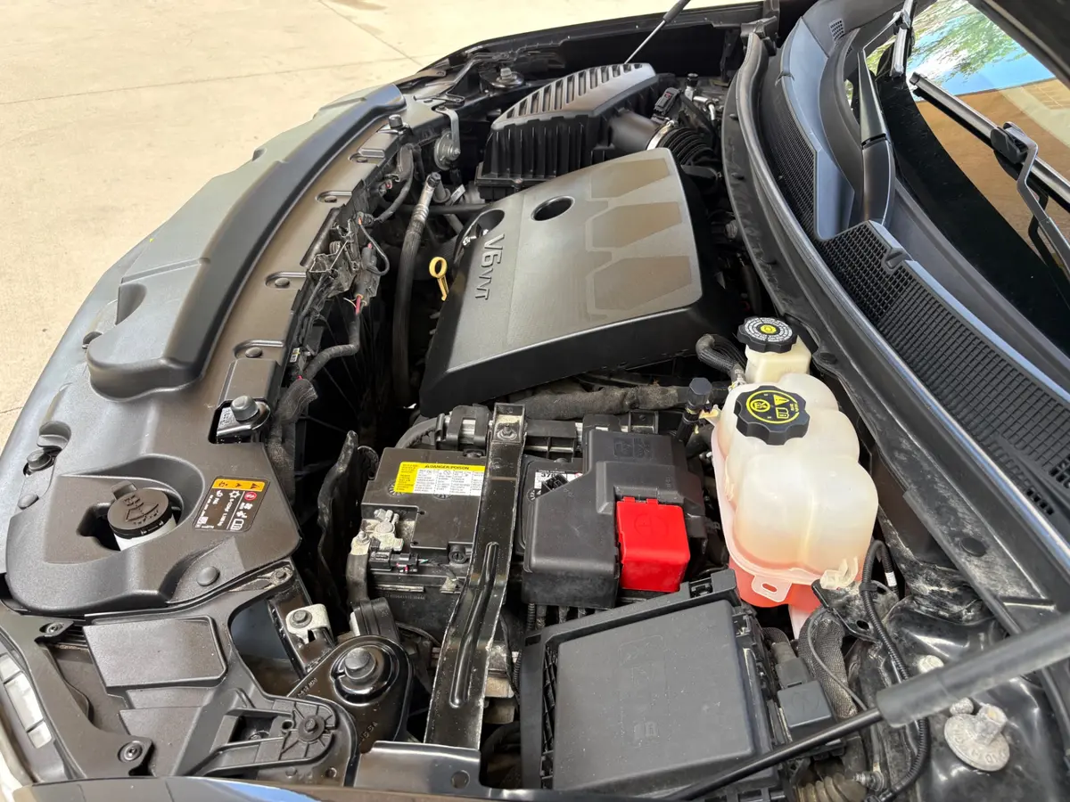 Vehicle photo 28