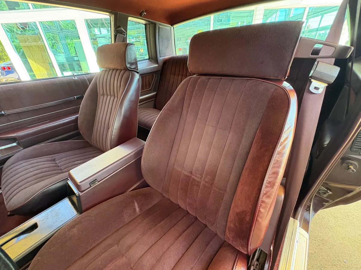 Vehicle photo 31