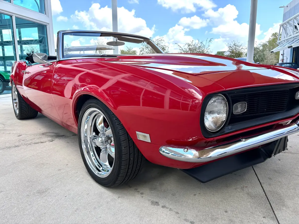 Vehicle photo 19