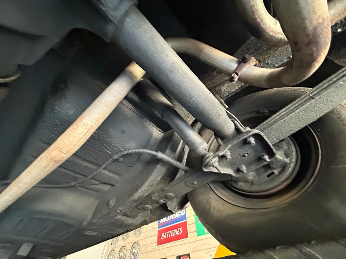 Vehicle photo 27