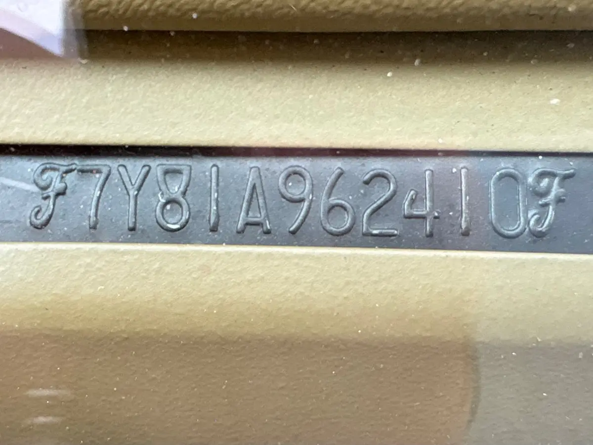 Vehicle photo 24
