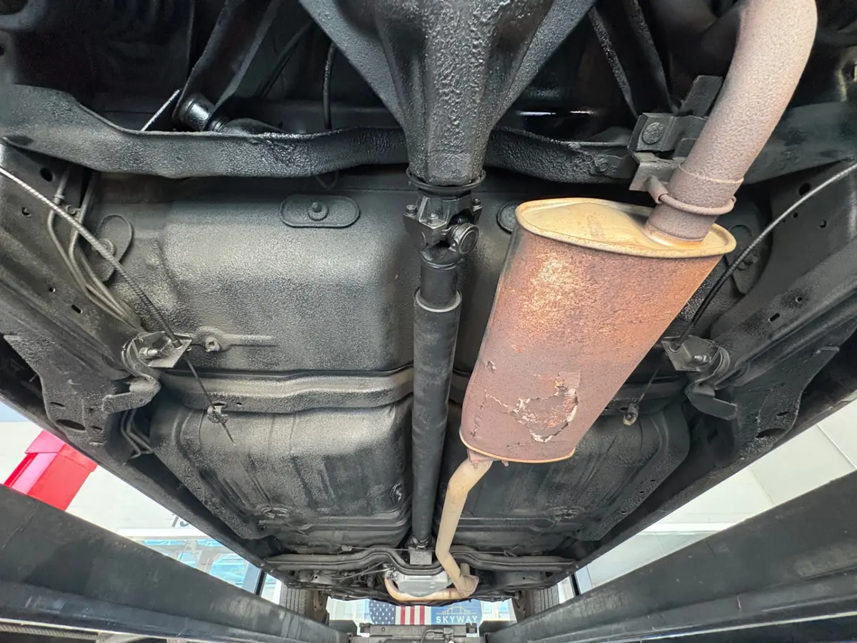 Vehicle photo 57