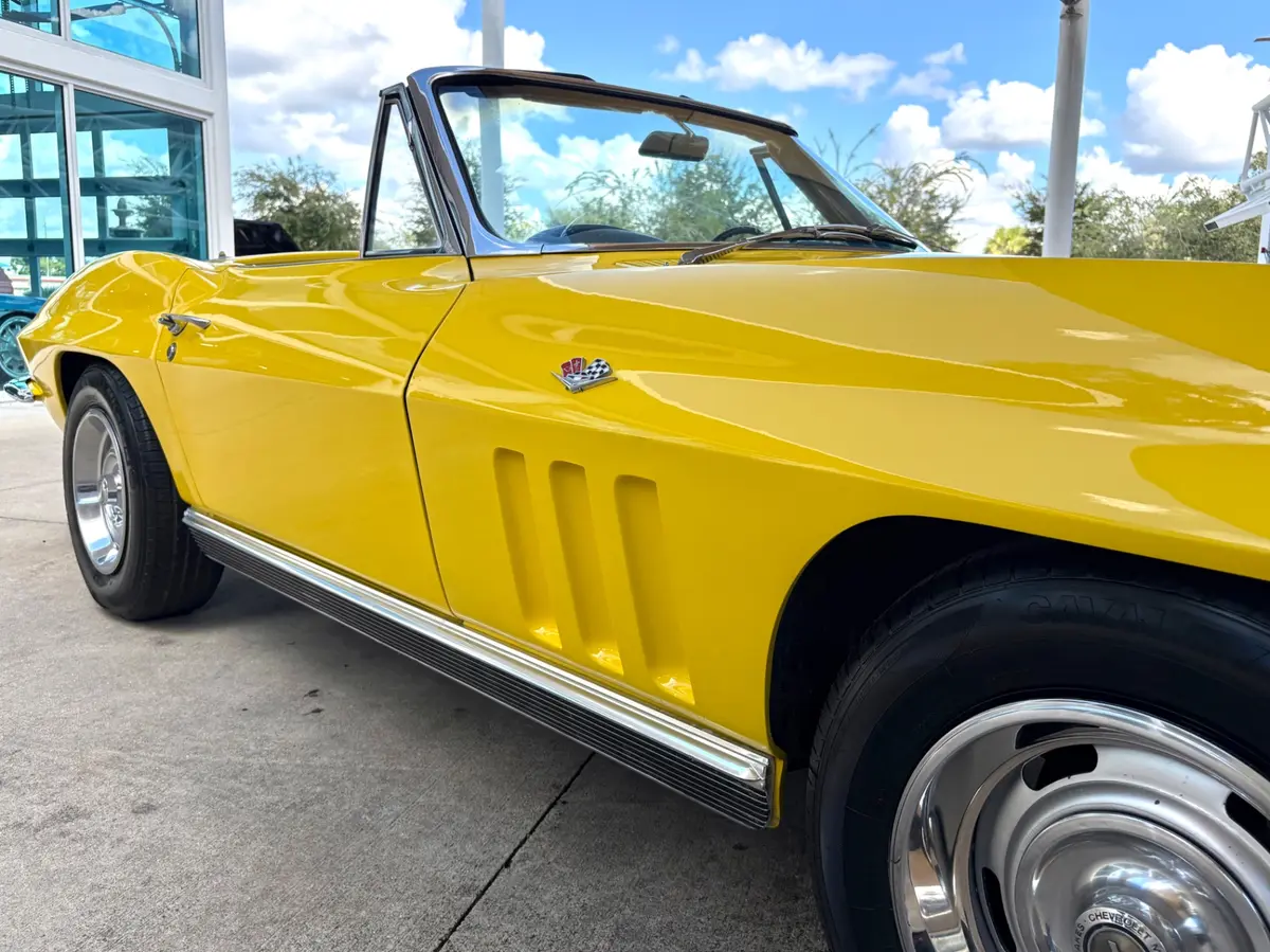 Vehicle photo 18