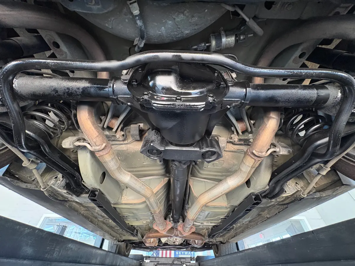 Vehicle photo 43