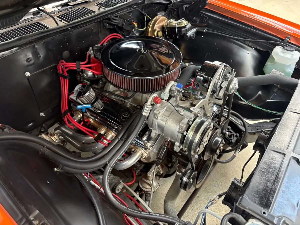 Vehicle photo 27
