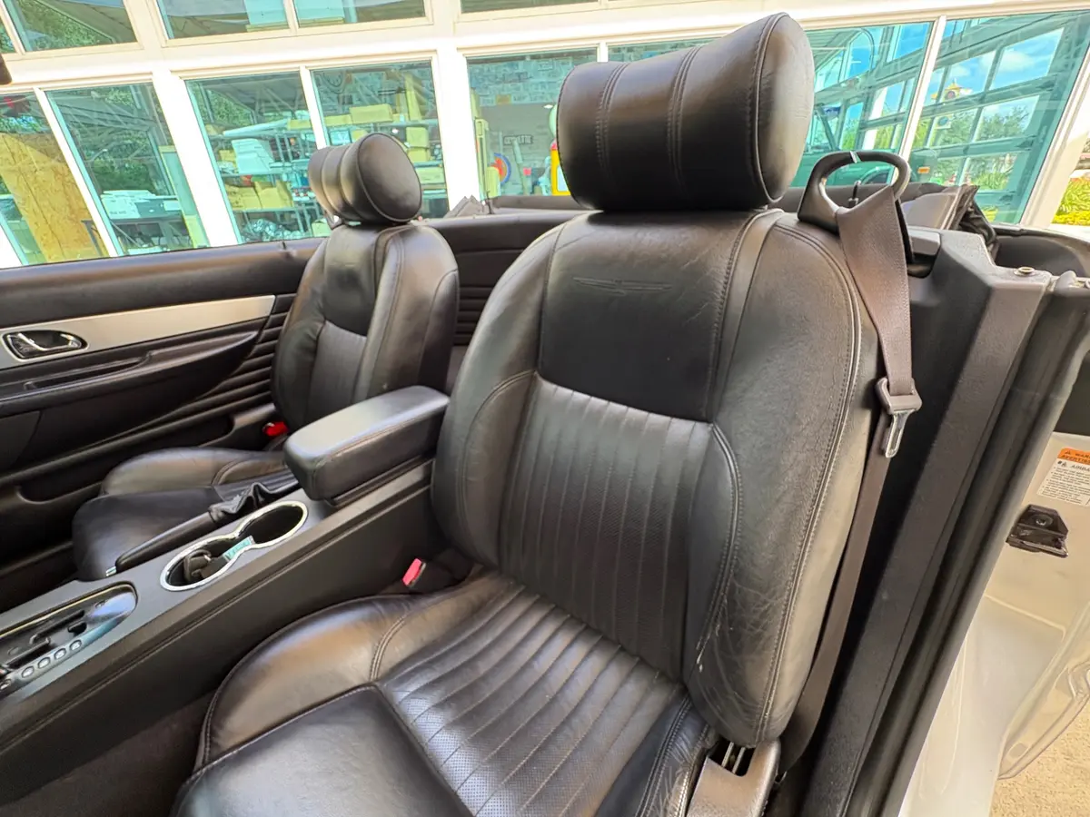 Vehicle photo 40