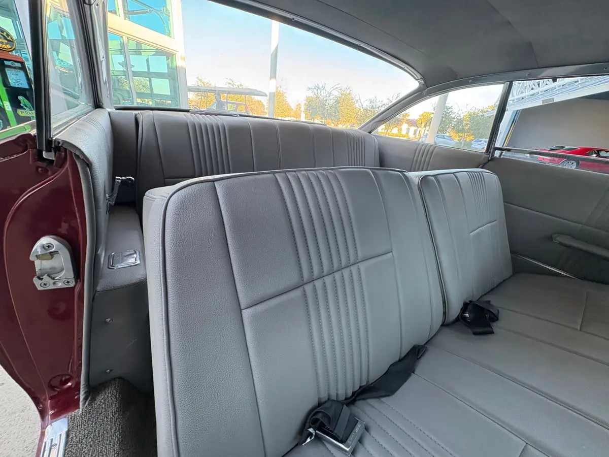 Vehicle photo 38