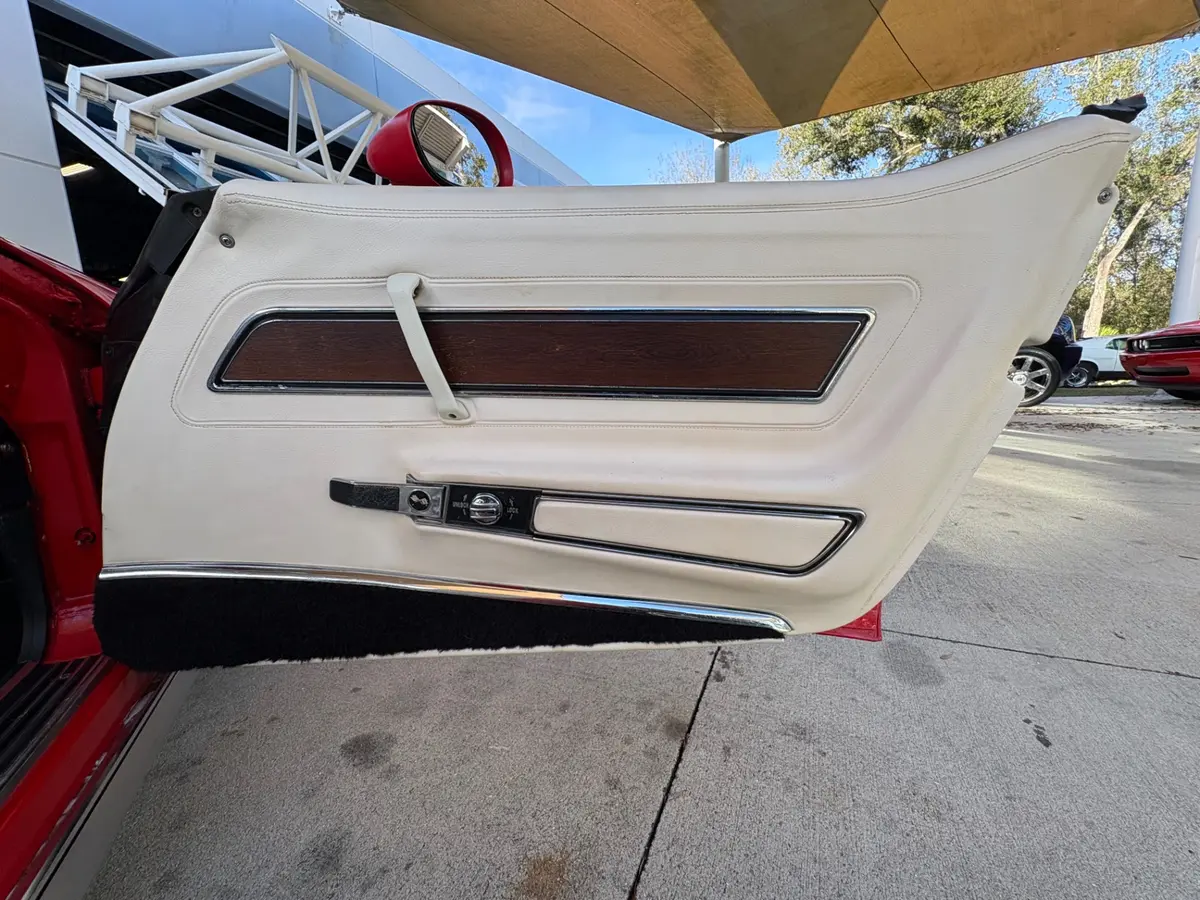 Vehicle photo 41