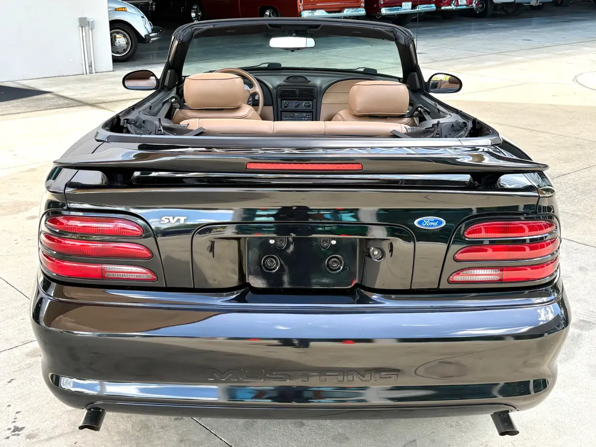 Vehicle photo 8