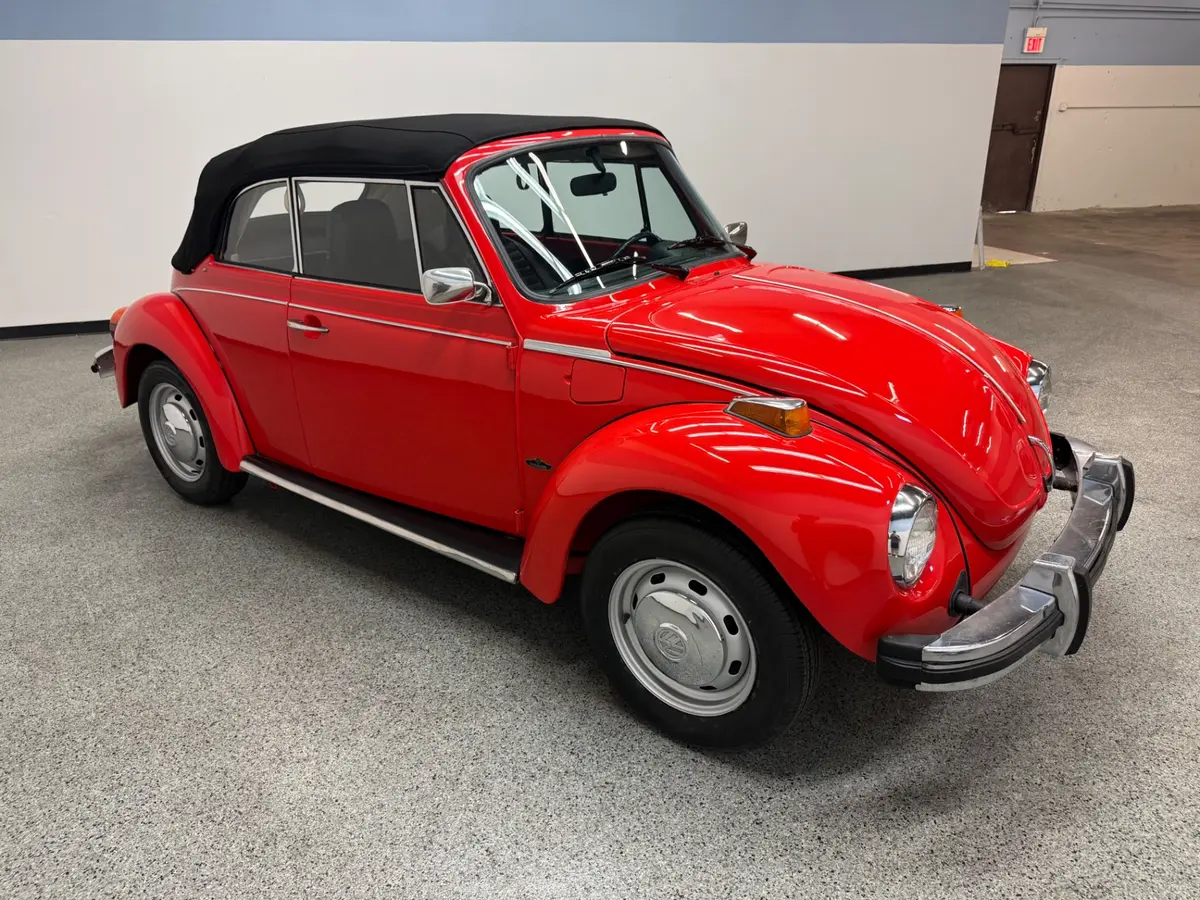 Vehicle photo 11