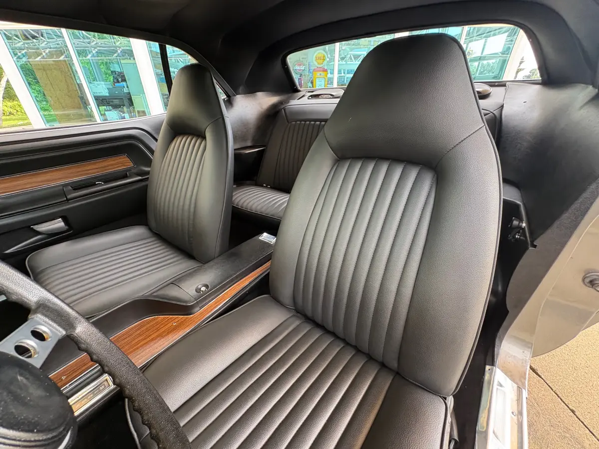 Vehicle photo 39