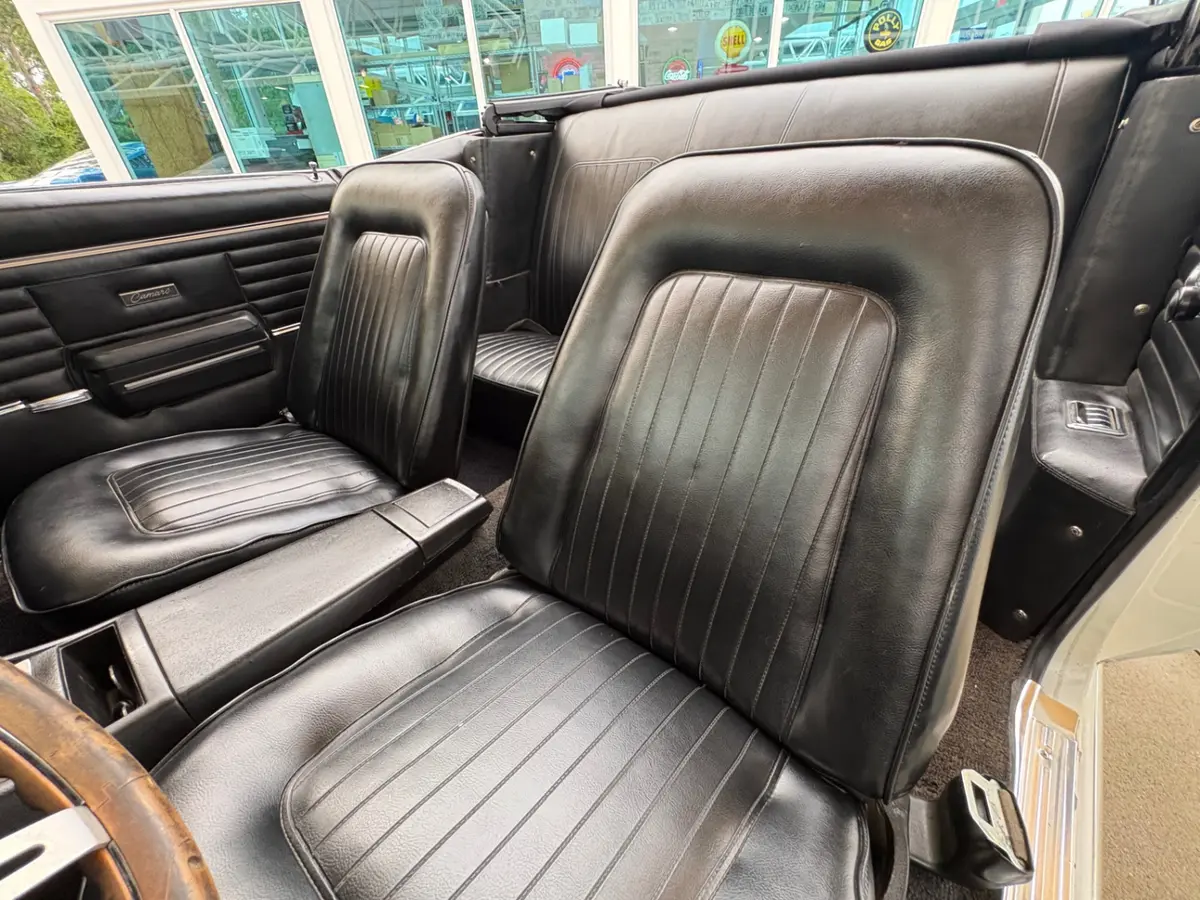 Vehicle photo 41