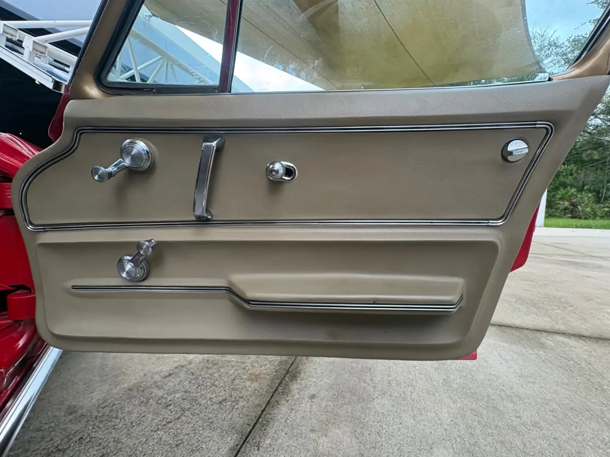 Vehicle photo 41