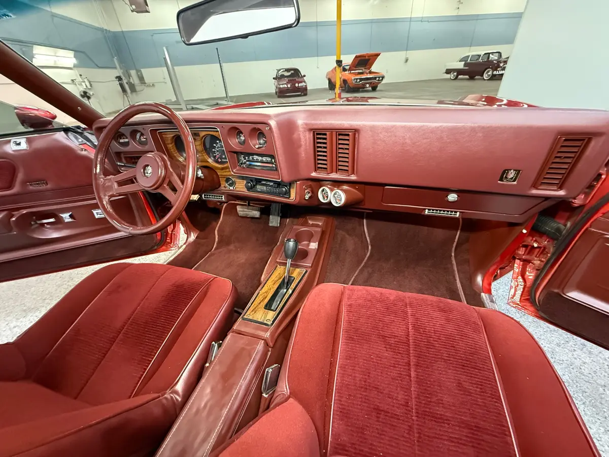 Vehicle photo 41