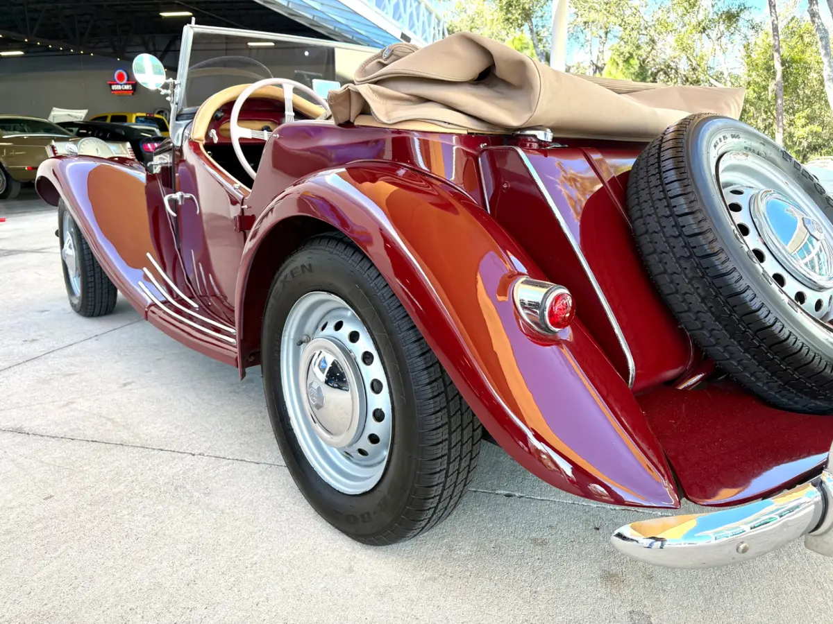 Vehicle photo 15