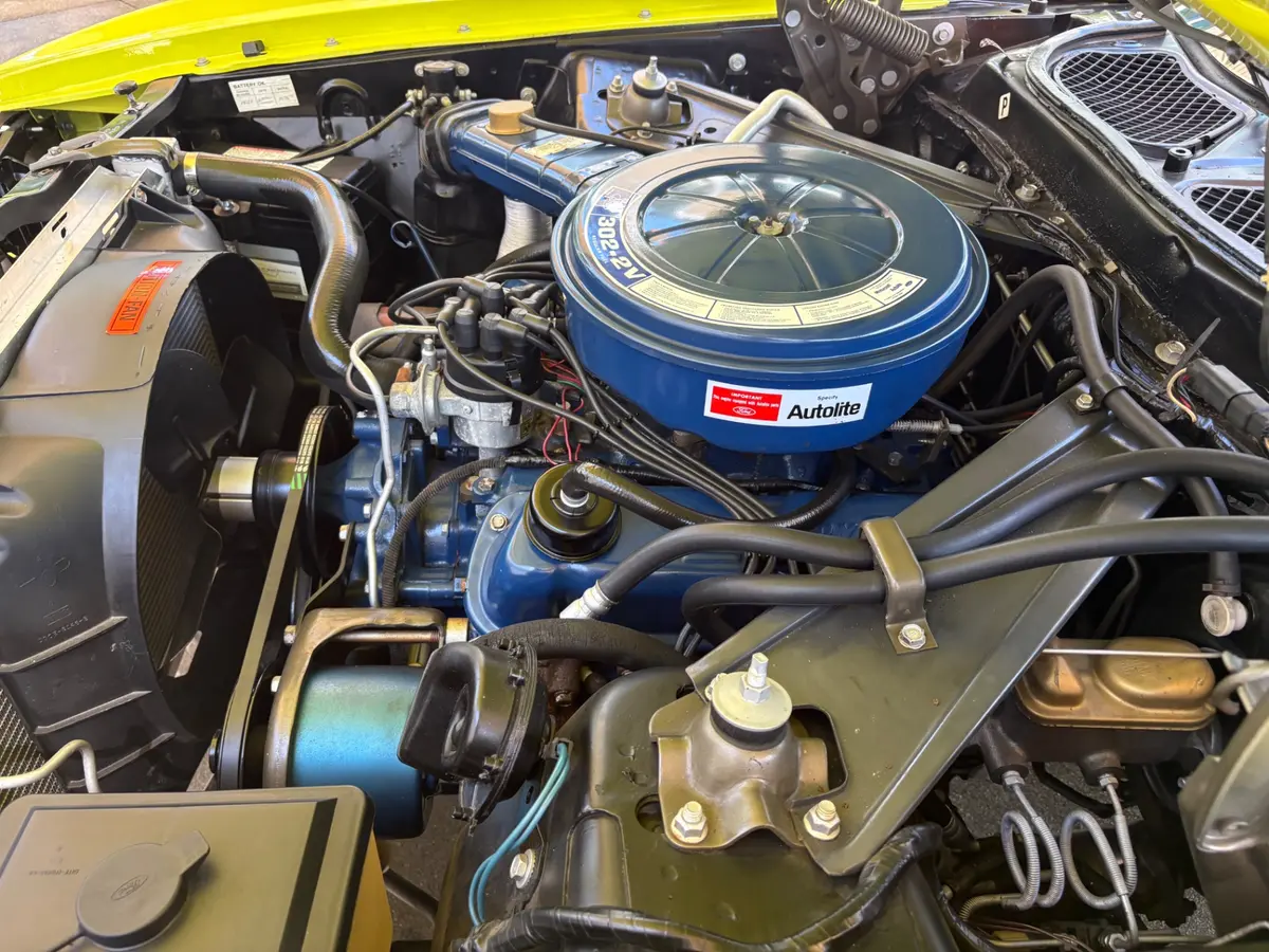Vehicle photo 36