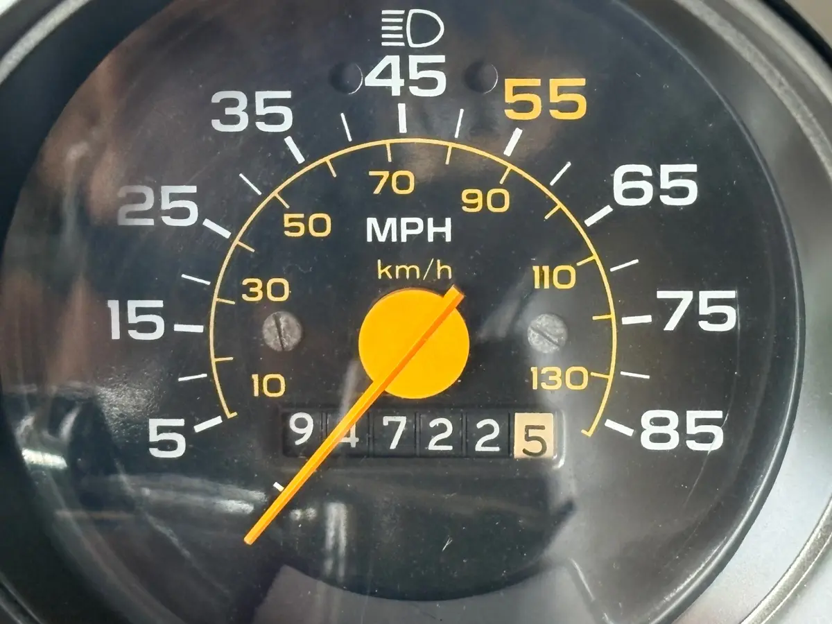 Vehicle photo 25