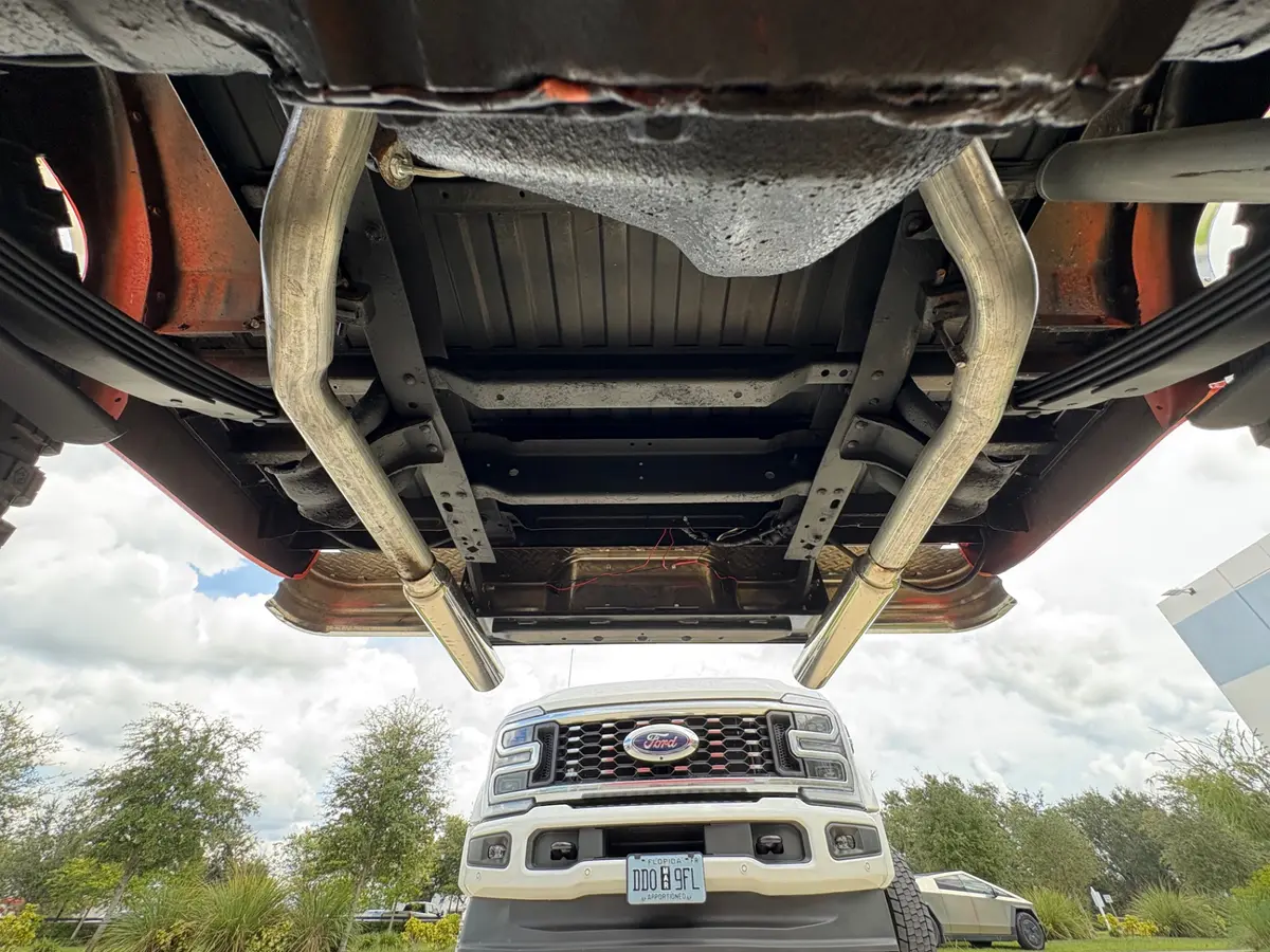 Vehicle photo 59