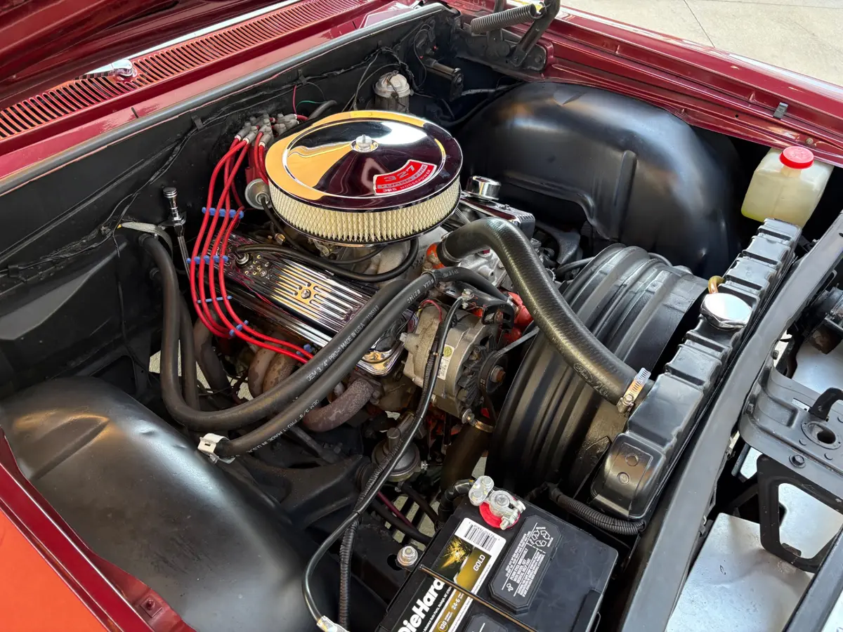 Vehicle photo 28