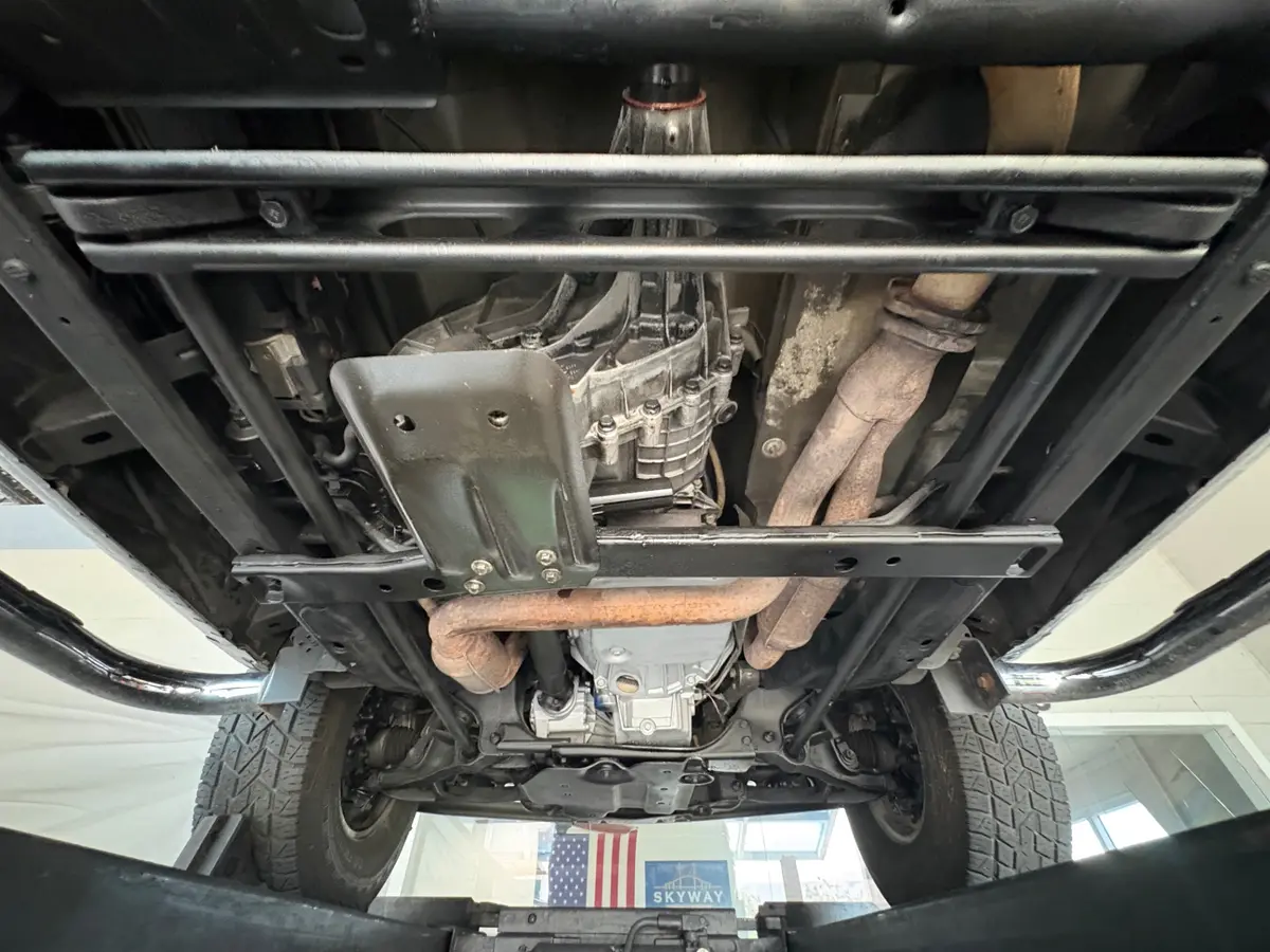 Vehicle photo 46