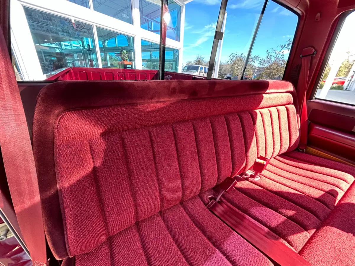 Vehicle photo 27