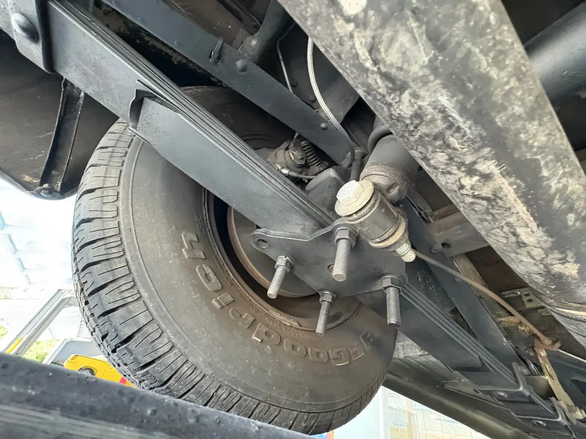 Vehicle photo 41