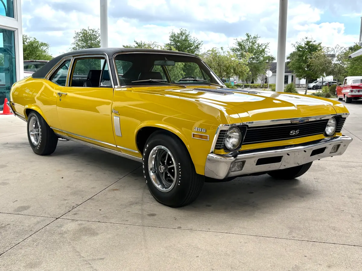 Vehicle photo 4