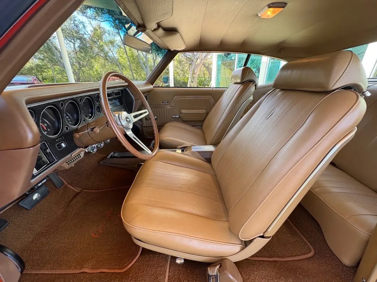 Vehicle photo 34
