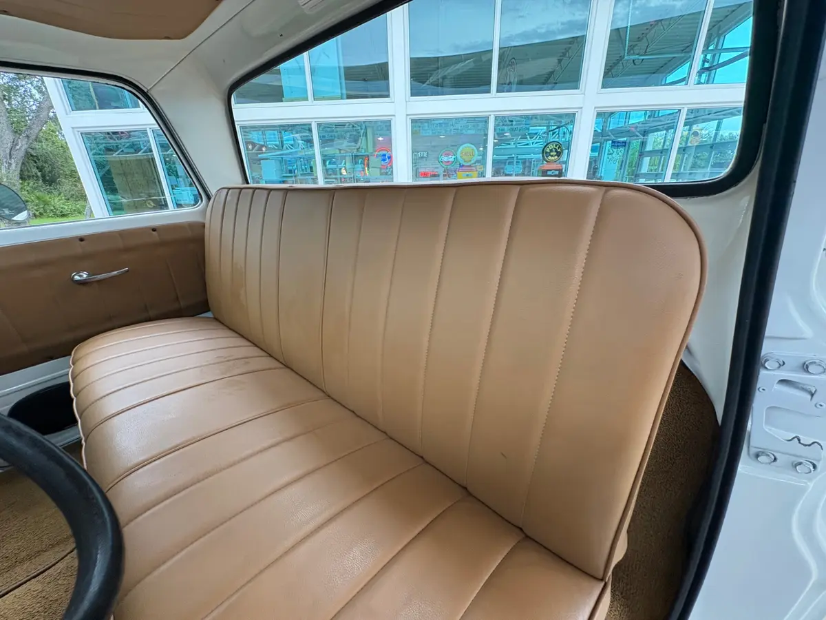 Vehicle photo 33