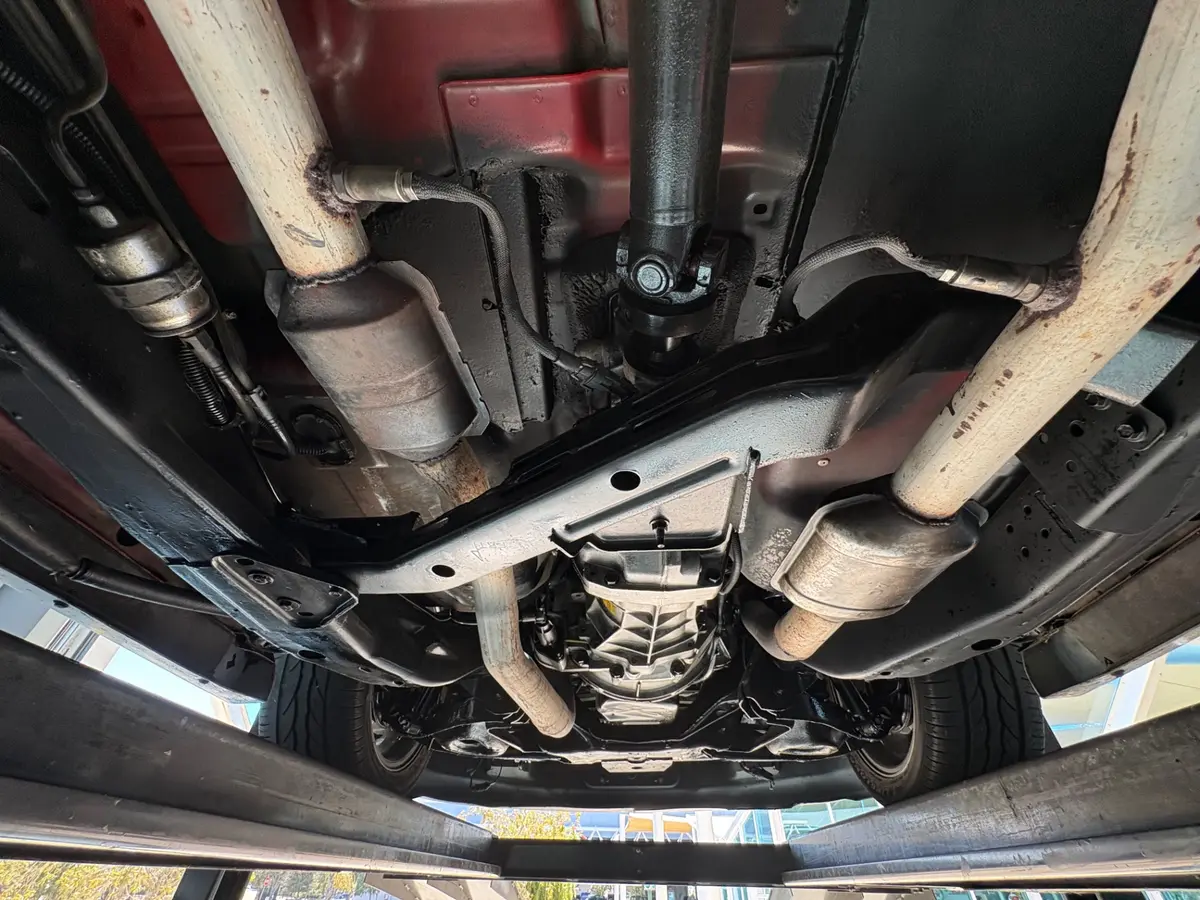 Vehicle photo 46