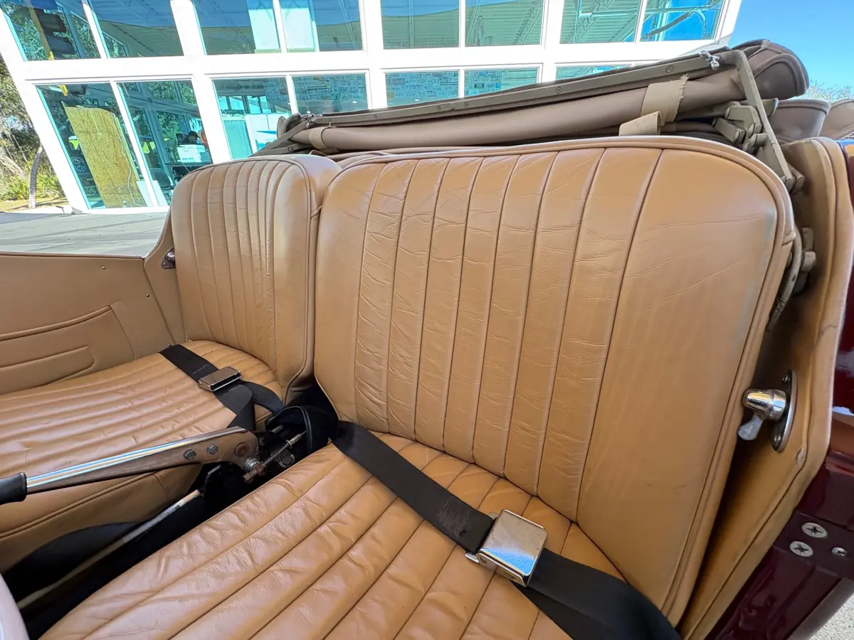 Vehicle photo 36
