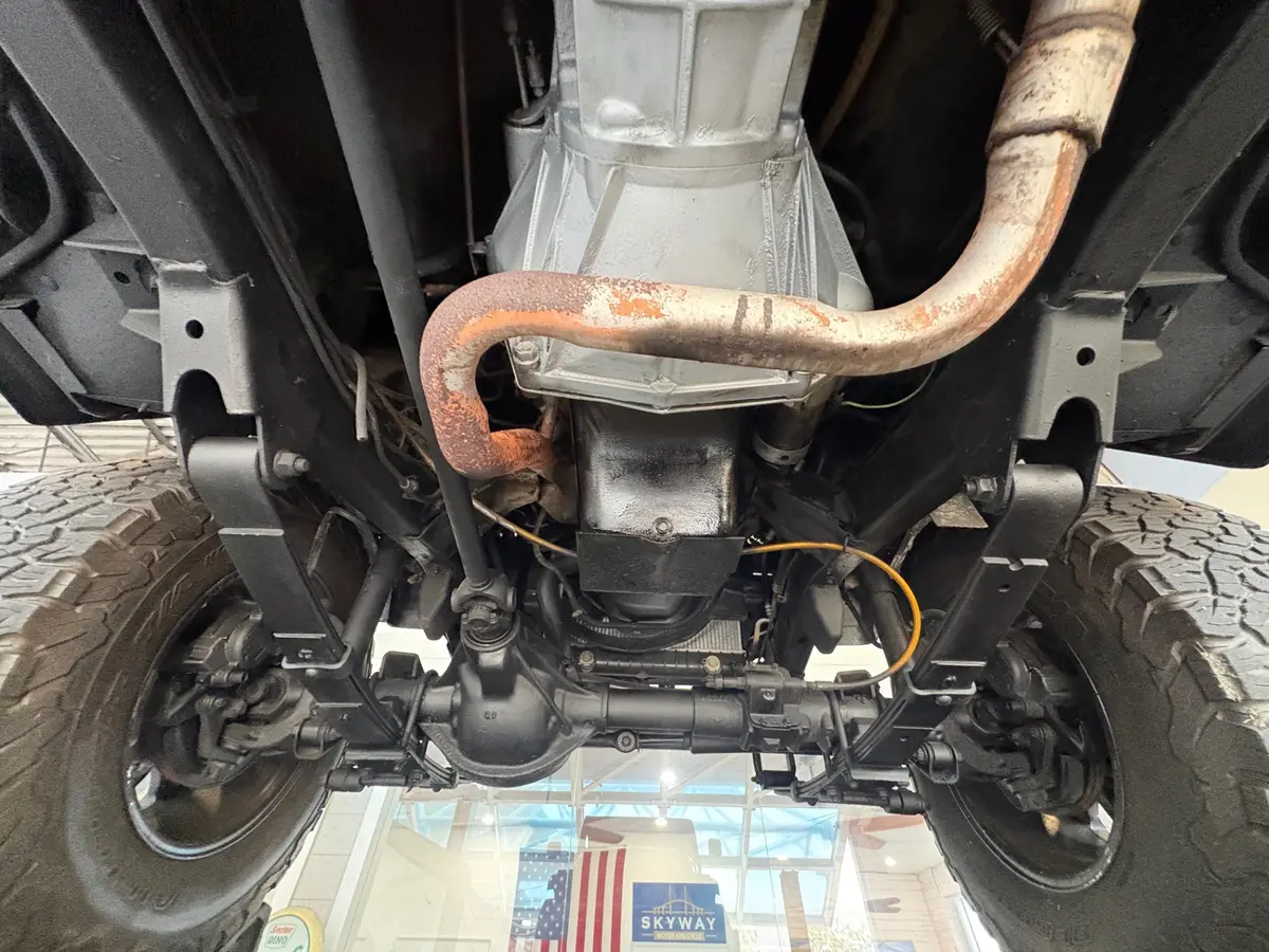 Vehicle photo 48