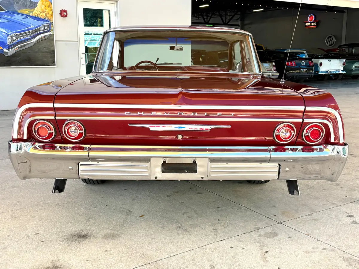 Vehicle photo 7
