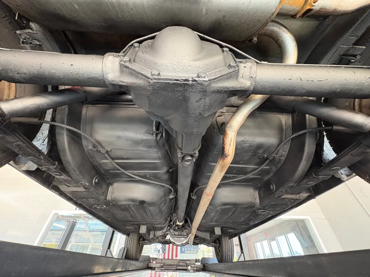 Vehicle photo 43