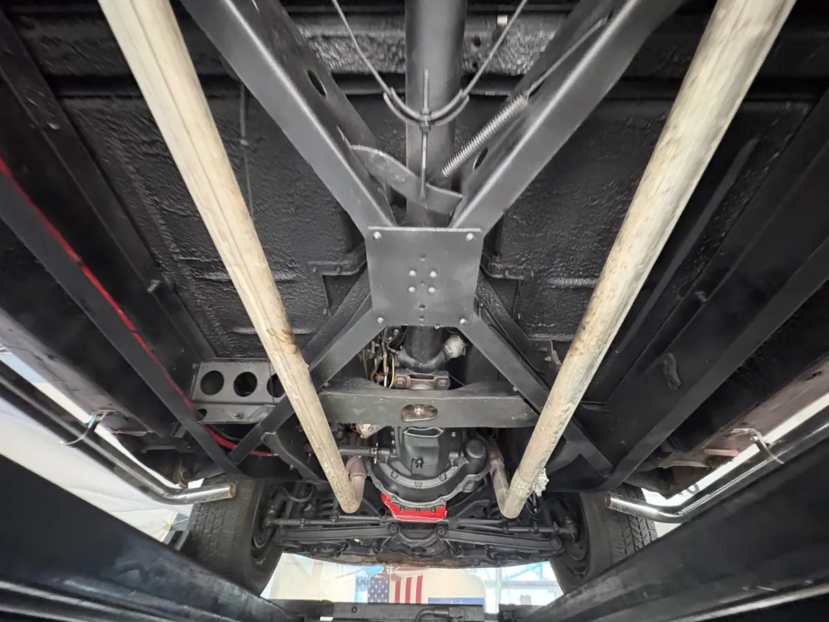 Vehicle photo 52