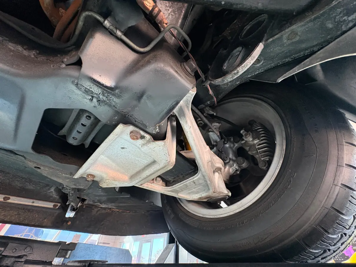 Vehicle photo 47